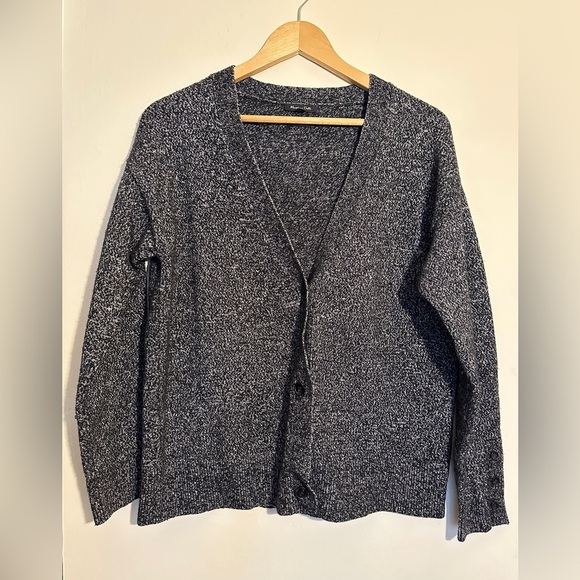 Massimo Dutti Gray Cardigan Sweater Women’s Sz Medium V-Neck Relaxed Fit Button - Picture 1 of 11